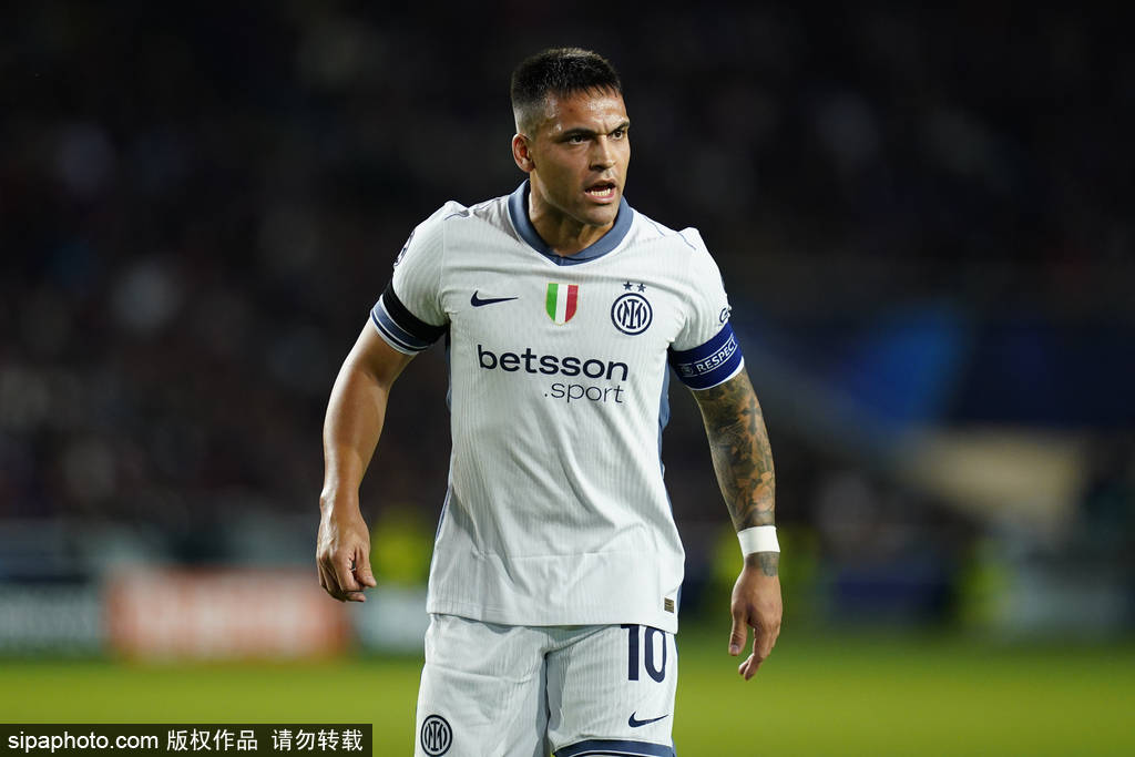 皇冠信用网登_欧冠-进球大战皇冠信用网登！邓弗里斯2射1传亚马尔破门 巴萨3-3国米