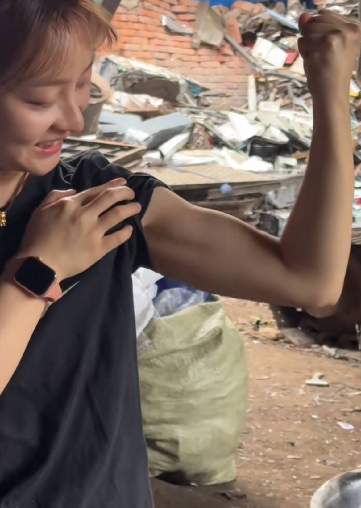 皇冠登3代理申请_成都99年女医生晚上搞副业“收破烂”:在废品站挣得比医院多皇冠登3代理申请,不是起号只是记录日常