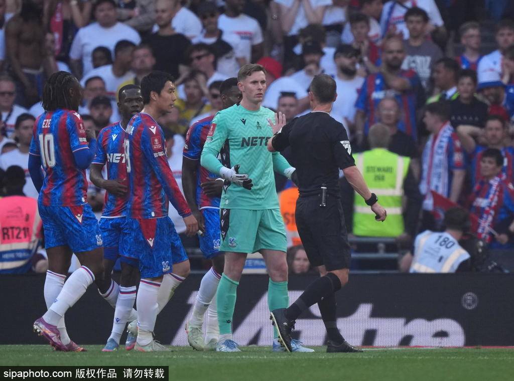 皇冠信用网会员开户申请_足总杯-埃泽破门马尔穆什失点 曼城0-1送水晶宫夺队史首冠