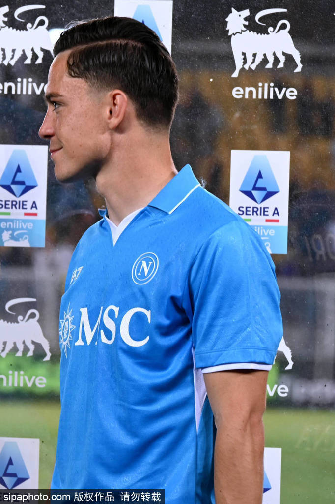 皇冠信用代理流程_国米哭晕！孔蒂铁血那不勒斯笑傲意甲皇冠信用代理流程，三年两冠谁与争锋？