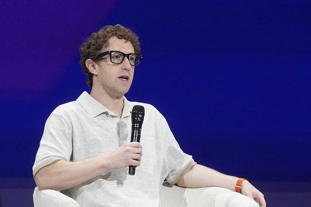 皇冠信用网结算日_白宫六代战机机密会议上扎克伯格突然闯入皇冠信用网结算日？美媒痛批白宫西翼已成“社交场”