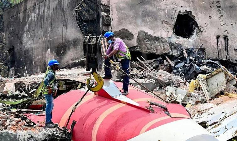 埃及足球
_印度空难调查报告细节公布:飞机供油被切断后一台发动机有恢复运行迹象但无力回天