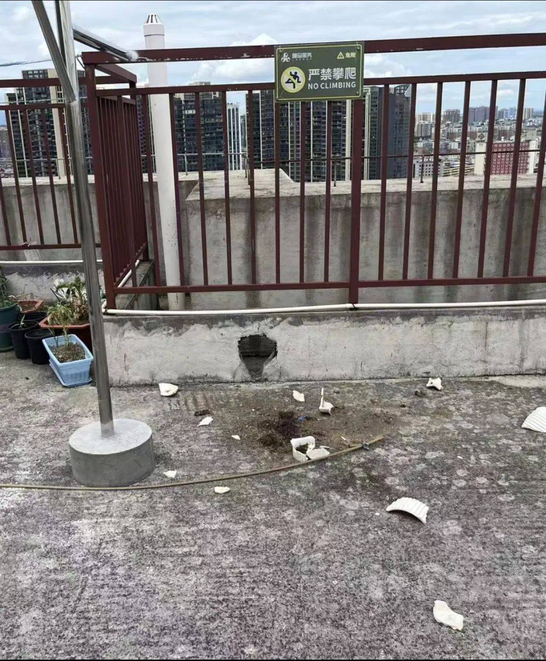 皇冠信用网代理流程_湖南衡阳29岁女子疑被男友施暴后从25楼跳下身亡 男友徐某此前还刺激说:“你放心皇冠信用网代理流程,她不会去死的”