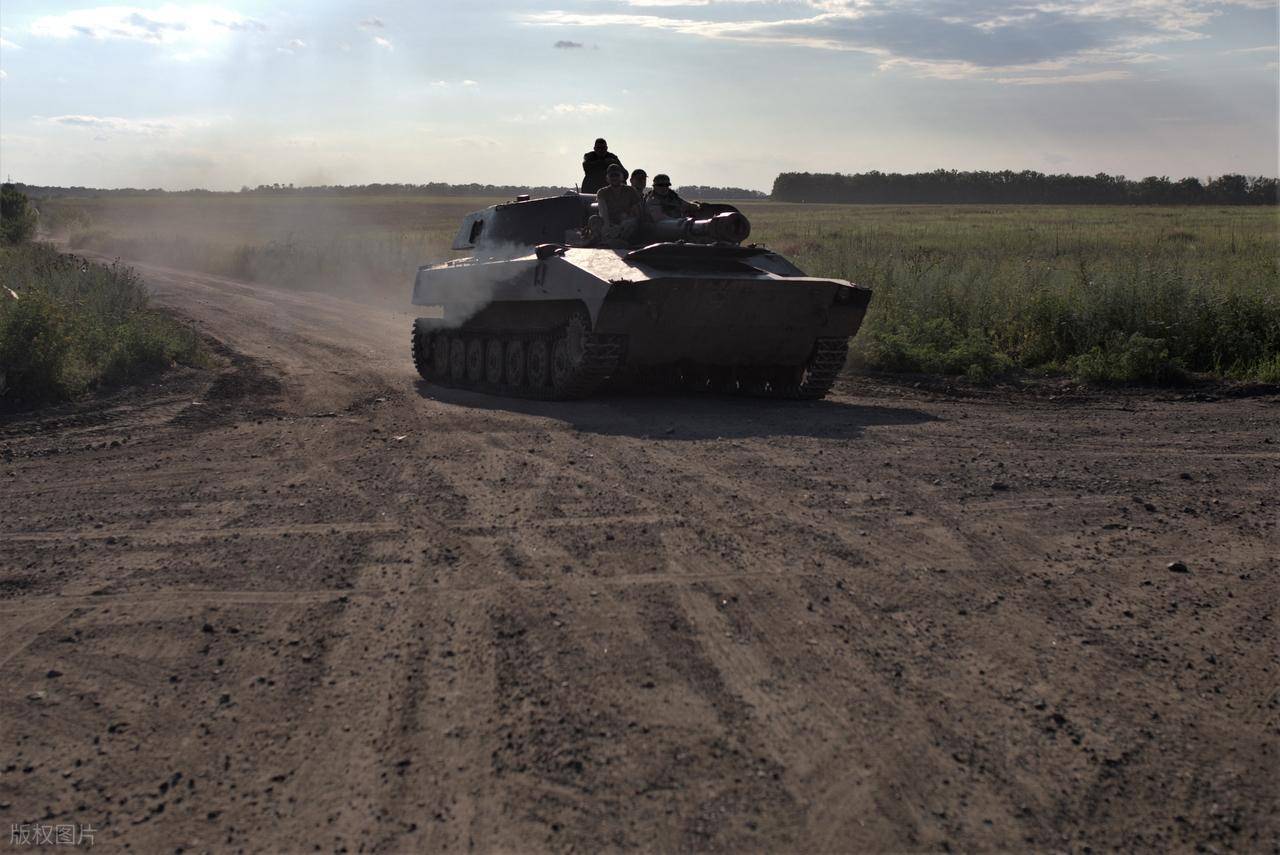 爱沙尼亚甲组联赛
_空袭再现!乌军156旅营区30次剧烈爆炸爱沙尼亚甲组联赛
,无人机与导弹齐飞,1个旅被一举重创!