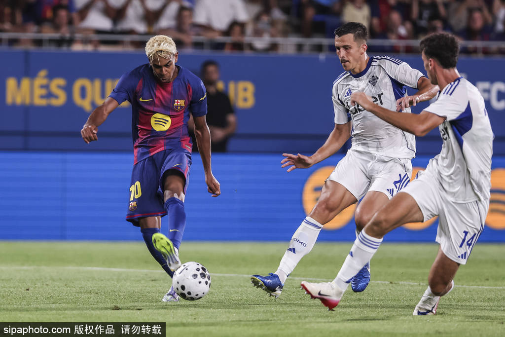 意大利(女) vs德国(女)_巴萨天才亚马尔:首次点球破门意大利(女) vs德国(女),肩负重任无所畏惧