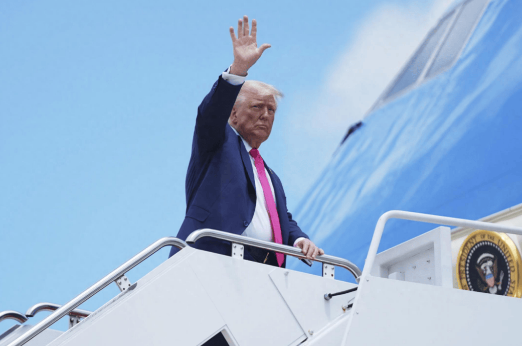 卢博斯福尔曼vs吉里.哈维尔._要抢中国九三阅兵风头?来不成北京的特朗普卢博斯福尔曼vs吉里.哈维尔.,准备搭台再搞一次阅兵