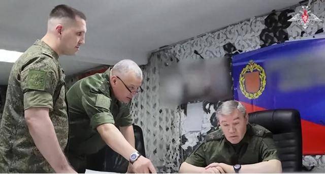 韩火鹰vs叁星狮_3500公里失守！趁普京不在韩火鹰vs叁星狮，特朗普做担保，数万欧洲联军将入乌