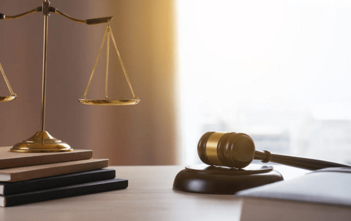 介绍个信用网址多少
_老人骑车被小区内踢出的足球撞倒后死亡介绍个信用网址多少
，家属起诉踢球人、借车人及物业索赔72万元