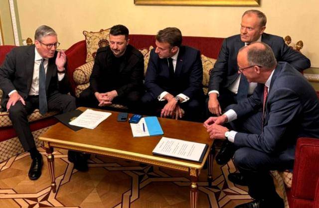 皇冠信用網可以占几成
_普京拒绝后皇冠信用網可以占几成
,特朗普叫停普特会!12国倒戈,泽连斯基决定停火?