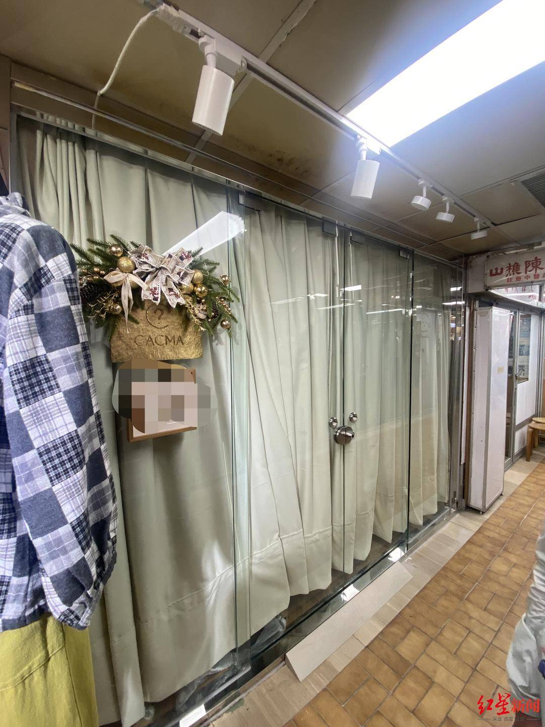 皇冠皇冠信用开户
_香港消防员何伟豪殉职后皇冠皇冠信用开户
，女友关了服装店 朋友：她心情不好，短期不会回来开店了