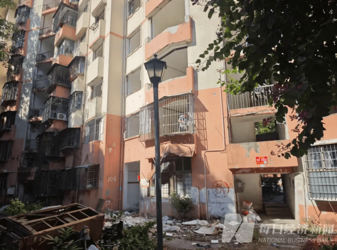 皇冠体育App下载
_搬走数年后皇冠体育App下载
，有业主搬回30年的老房子，深圳罗湖布心花园旧改走向何方？