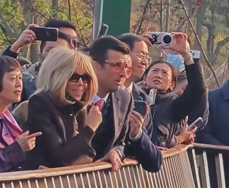 皇冠信用網账号
_马克龙发文感谢中方热情款待皇冠信用網账号
!都江堰和四川大学等行程受关注