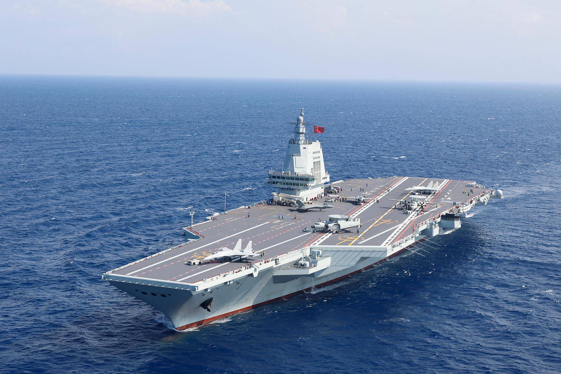 科特迪瓦足球_刚刚通报！西方卫星确认科特迪瓦足球，中国075舰+055大驱现身，澳军P-8A跟踪