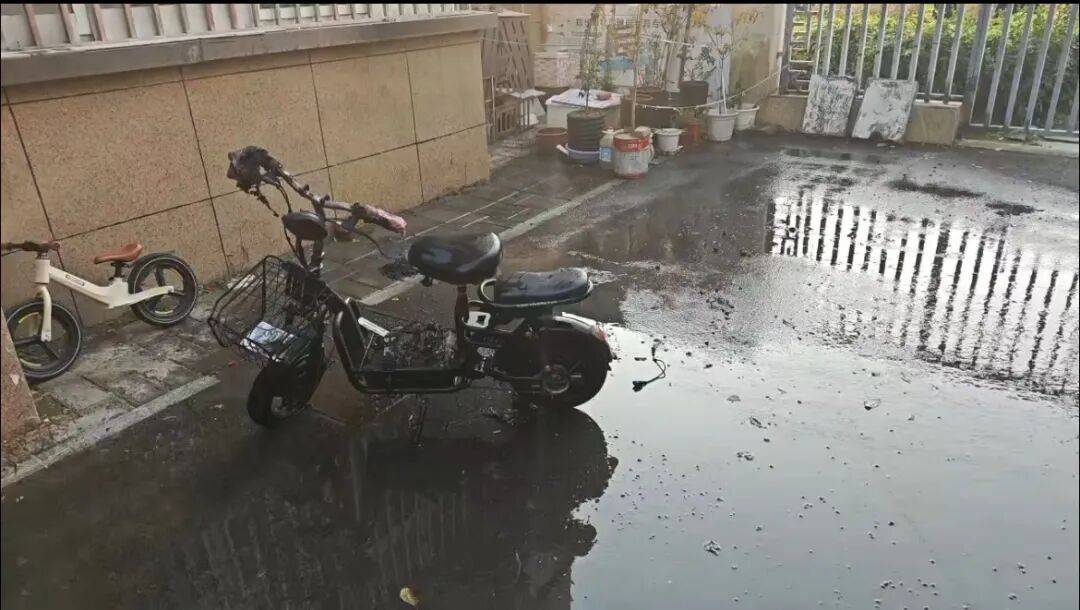 皇冠体育App下载_集中曝光皇冠体育App下载！郑州市2025年11月共发生13起电动自行车火灾！