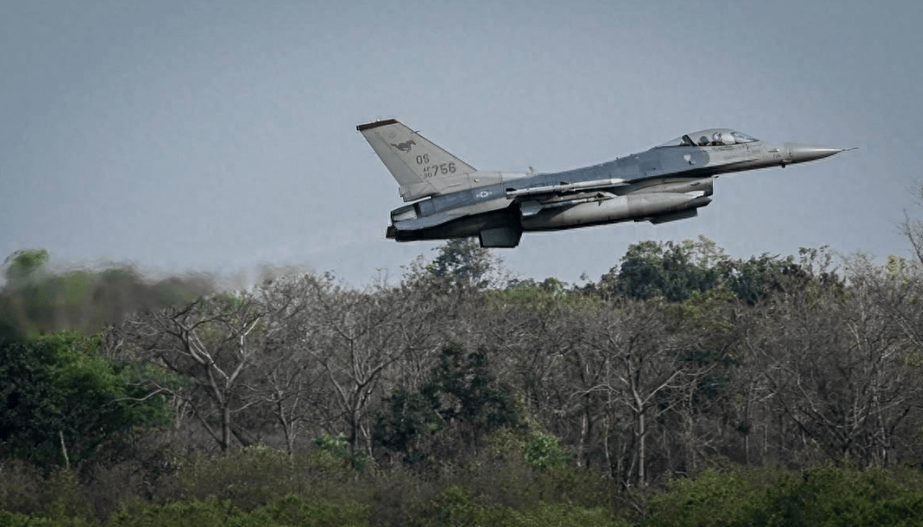 皇冠信用网代理申条件
_中日剑拔弩张之际皇冠信用网代理申条件
,四大邻国又打起来了!战机重武器全部上场