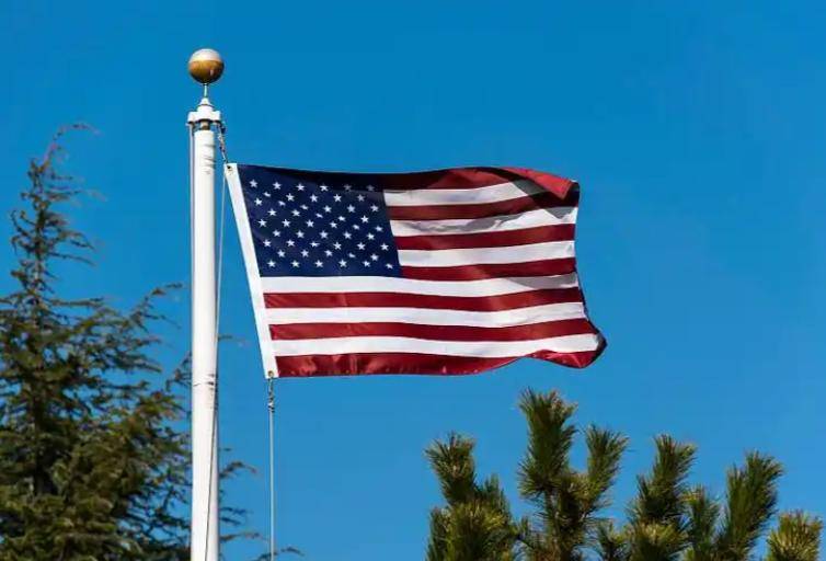 正版皇冠信用网代理_新加坡总理黄循财表态:绝不让中国从这个国家多拿走一片芯片