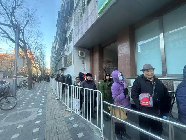 皇冠登3代理注册_《丙午年》马年生肖邮票今日开售皇冠登3代理注册！有人连夜排队——