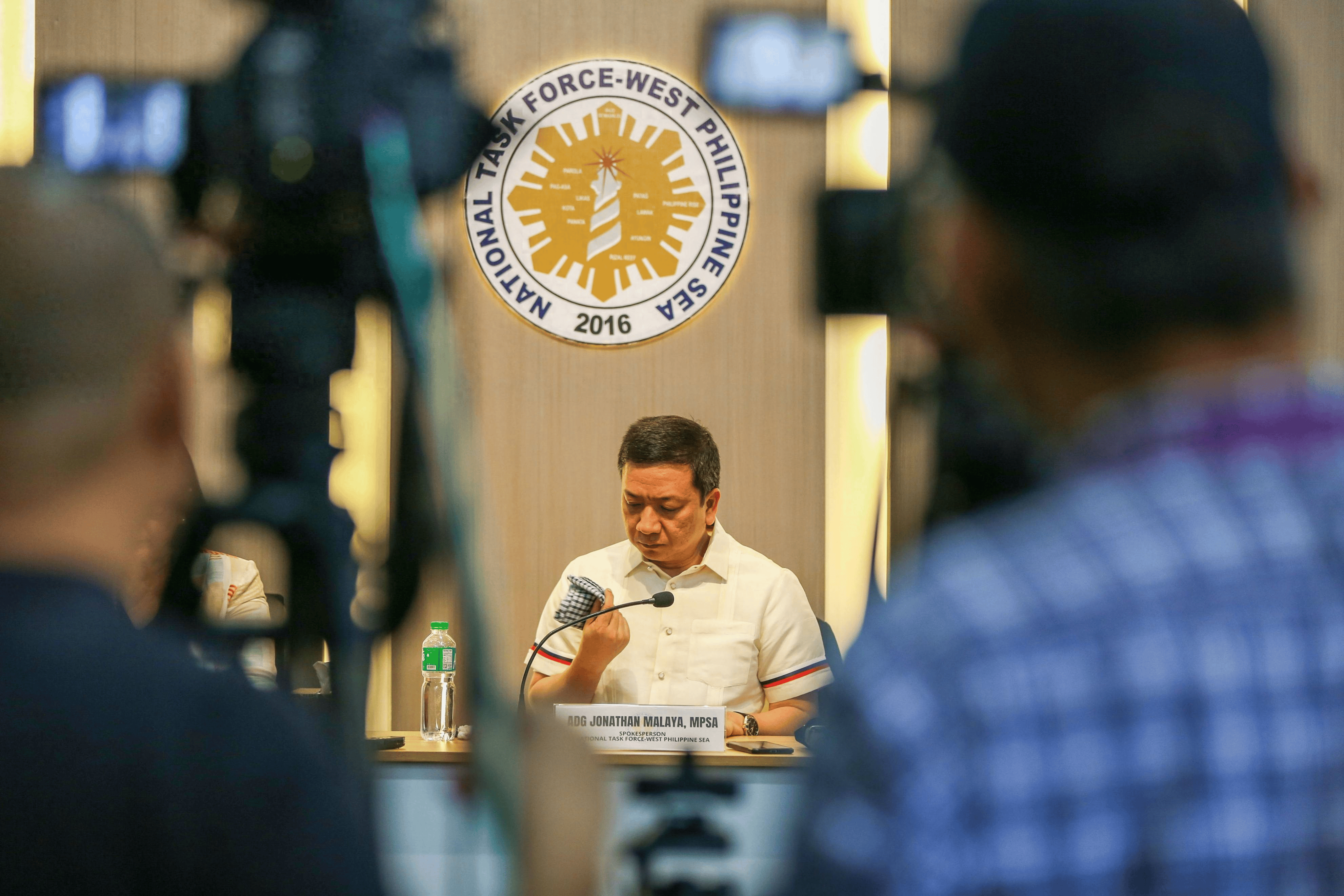 皇冠ag mos022_中方算总账皇冠ag mos022，100个帮手也救不了,话音刚落，老杜阵营将弹劾马科斯