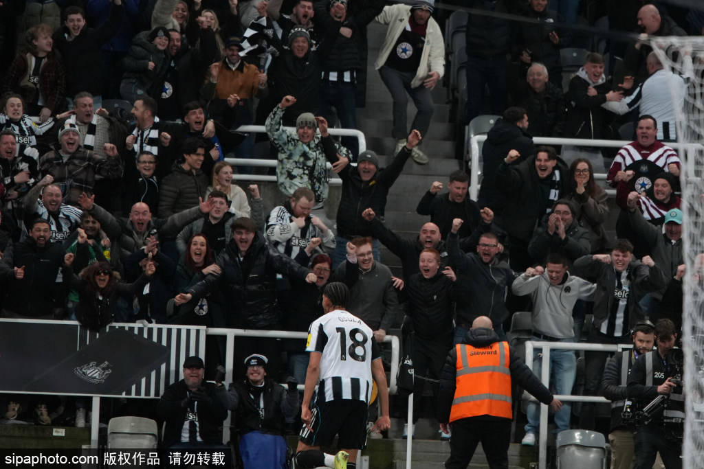 皇冠信用盘出租代理
_卡里克执教曼联的辉煌:英超拿分榜首皇冠信用盘出租代理
,红魔重焕生机!