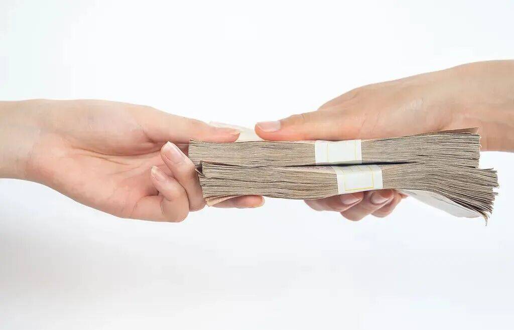 mos011皇冠官网网址_九旬老人将900多万元积蓄交给儿子mos011皇冠官网网址，发现钱被花了后起诉要求归还，法院怎么判？