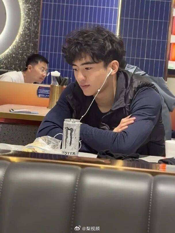 皇冠信用网代理登1_谢贤去世前张柏芝火速安排大儿子提前返港陪伴爷爷皇冠信用网代理登1,谢贤曾多次公开称赞张柏芝“把孩子教得很好”