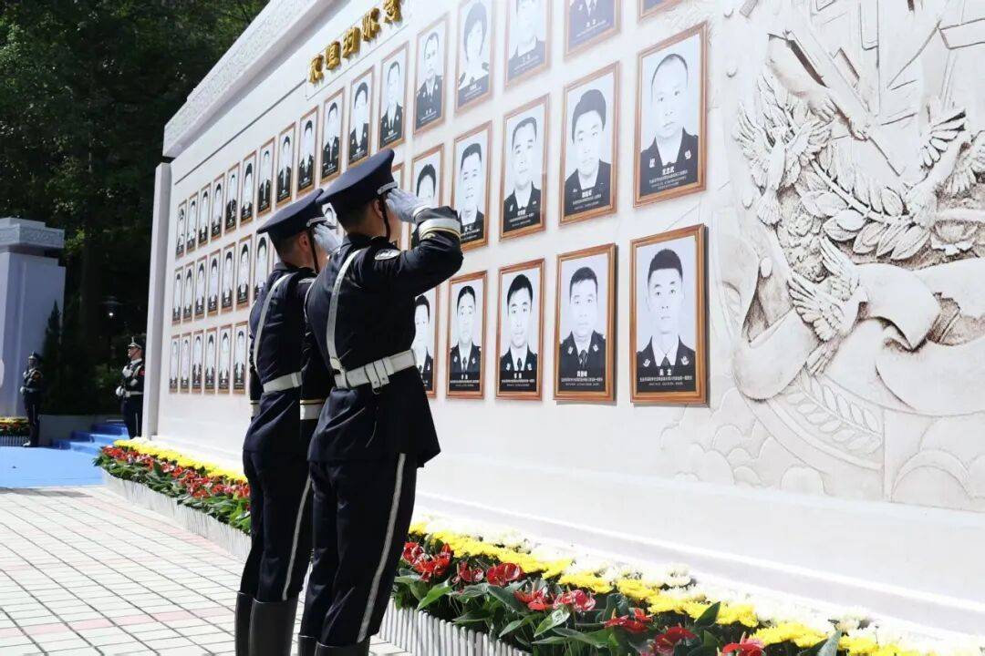 皇冠信用网开户_深圳市委、市政府决定:25岁民警吴龙皇冠信用网开户,追记二等功!他为保护群众,与持刀歹徒搏斗牺牲;一市民听闻后痛哭,“这么好的一个人”